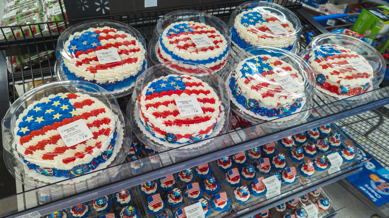 Patriotic cakes and cupcakes at Walmart