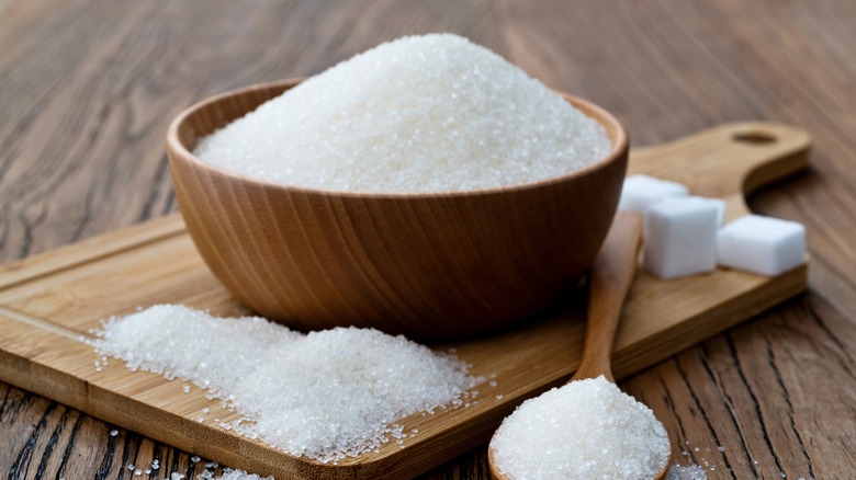 A bowl of white rice