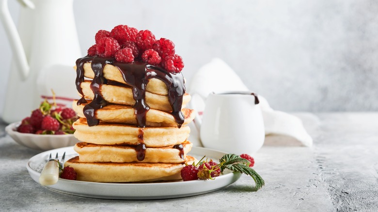 stack of fluffy pancakes