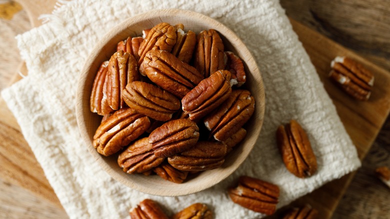 pecan nuts in a bowl