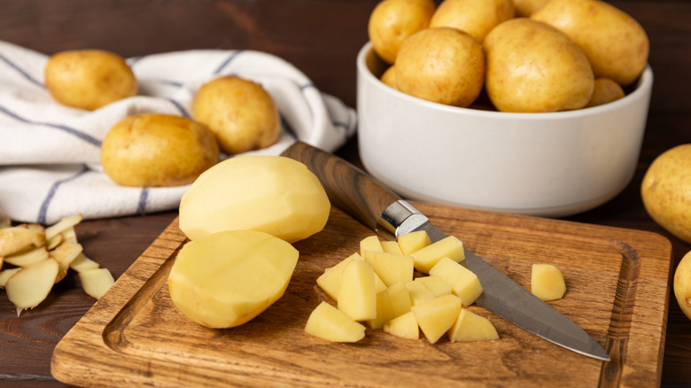 Potato bowl and cutting board