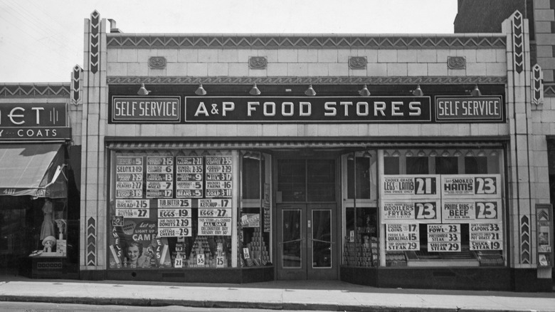 Black and white photo of an A&P Storefront