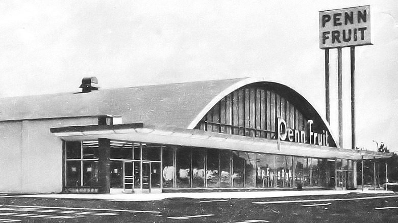 Black and white photo of a Penn Fruit grocery store