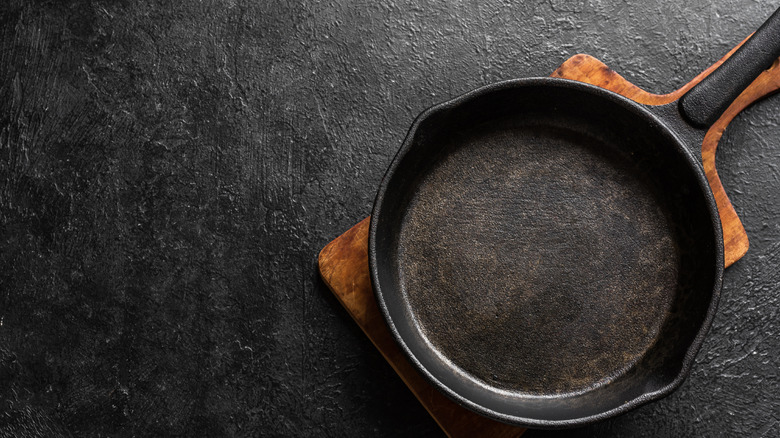 empty cast iron pan