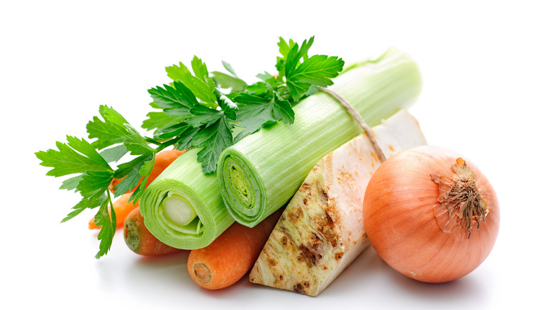 Whole vegetable mirepoix blend