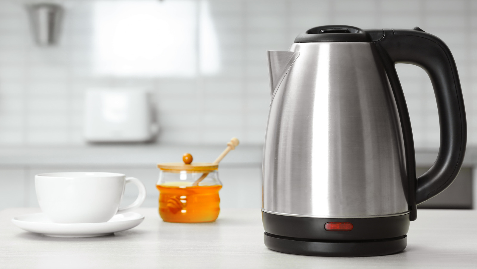 Your Electric Kettle Can Clean Itself With One Simple Solution