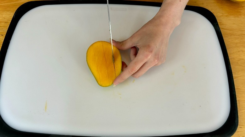 Mango sliced