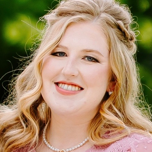 Photo of Lauren Summers